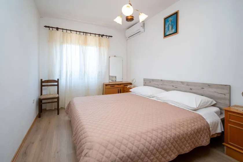 Two bedroom apartment with terrace Sali (Dugi otok) (A-910-a) - Image 1