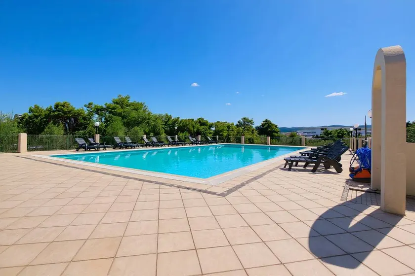 Appartement de vacances avec piscine et barbecue | Vue jardin - Image 1