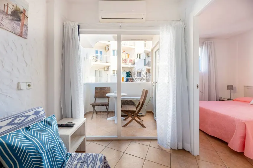 Appartement avec internet haut débit, terrasse et jardin | Vue lac - Image 1