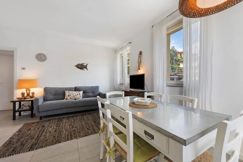 Apartment with garden | Mountain view - Image 1
