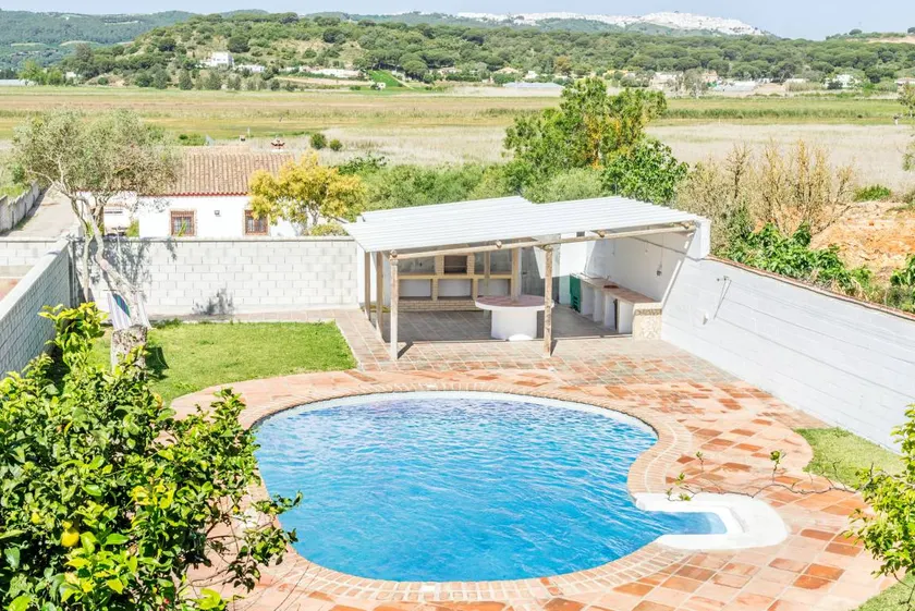Pleasant house with garden, pool & terrace | Mountain view | Pets are welcome - Image 1