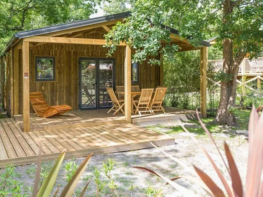 Chalet with terrace - Image 1
