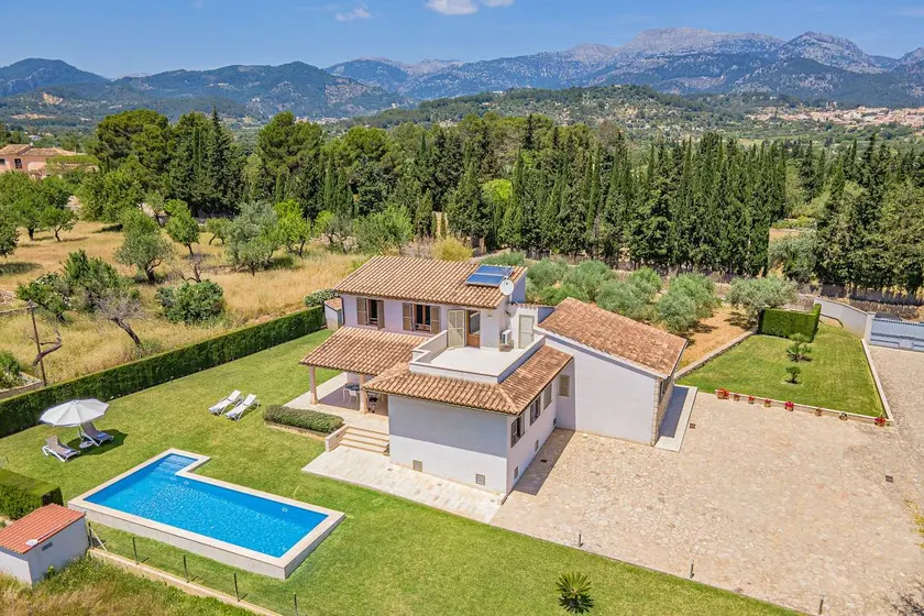 Fully equipped villa with terrace, private pool & BBQ - Image 1