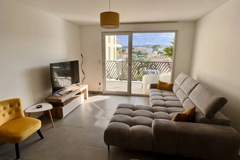 Charming 3 rooms located in Le Cannet near Cannes - Image 1