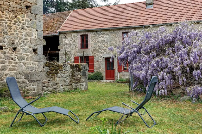 Cottage totalmente attrezzato con terrazza, barbecue e giardino | Vista sul giardino | Ammette cani - Image 1