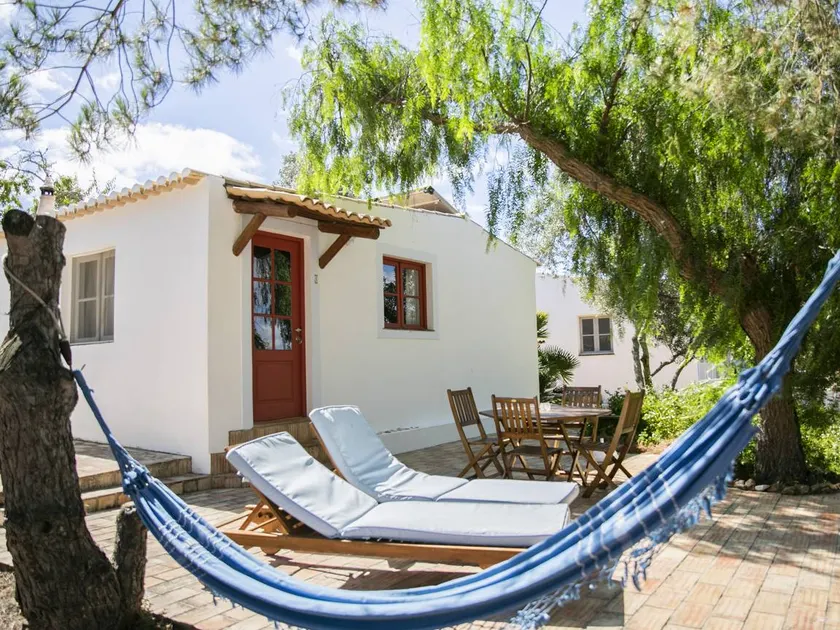 Maison adaptée aux familles avec piscine, terrasse et barbecue | Vue piscine | Avec animaux autorisés - Image 1