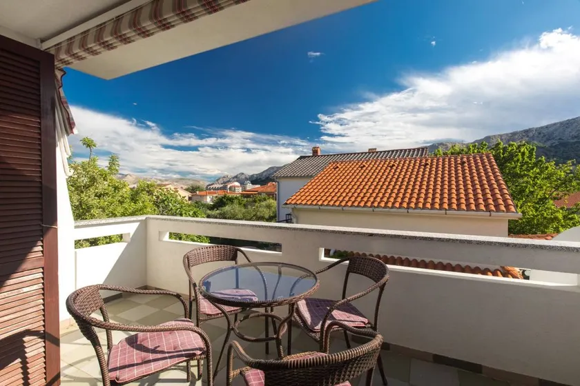 Apartment with 2 rooms for 4 persons - Image 1