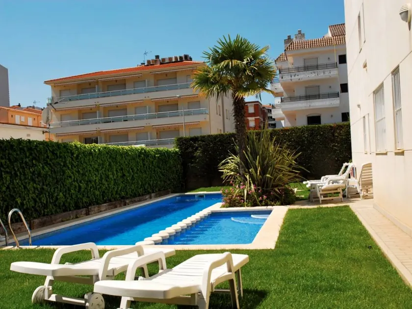 Appartement de vacances avec piscine, jardin et terrasse - Image 1