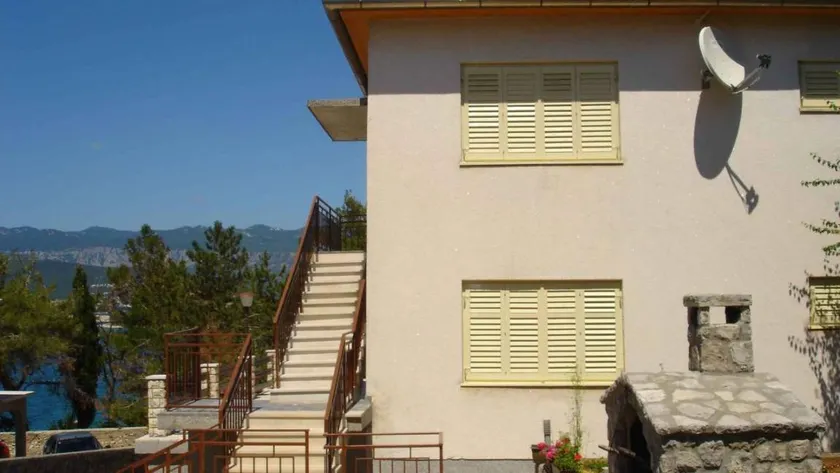 Apartamento vacacional con barbacoa, terraza y jardín - Image 1