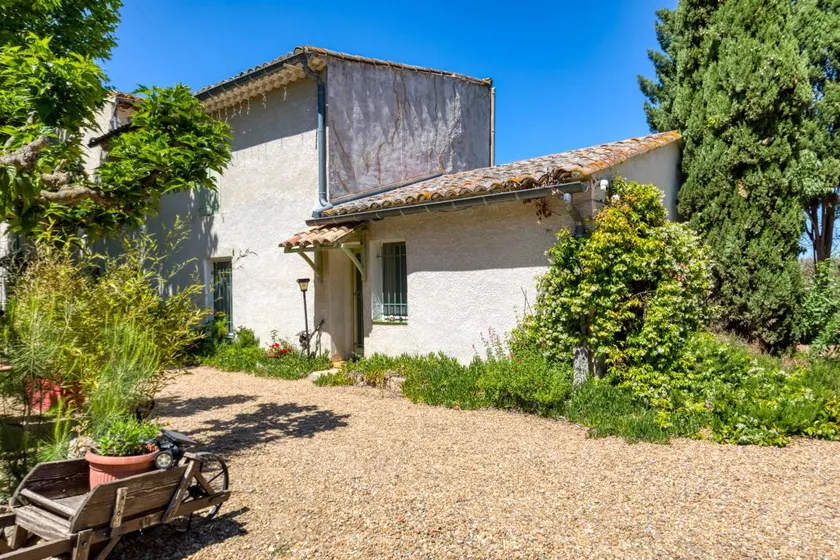 Holiday home with garden, pool & terrace - Image 1