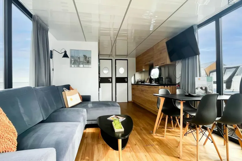 Stunning Ship In Uitgeest With Harbor View - Image 1