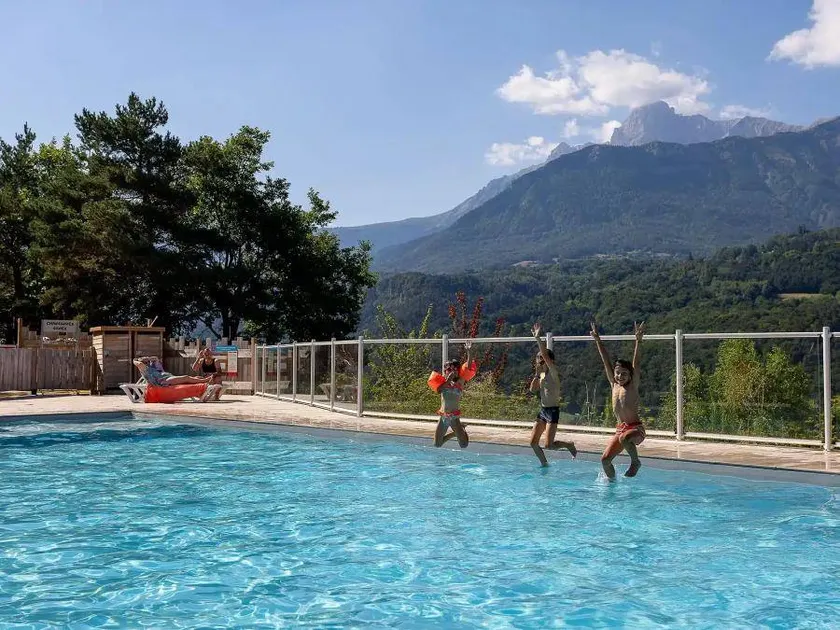 Mobilheim mit beheiztem Pool und Terrasse - Image 1