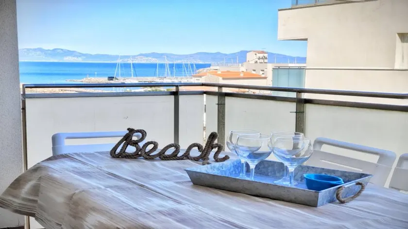 Apartment with terrace | Sea view - Image 1