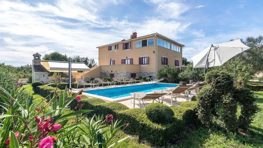Flat with barbecue, garden & terrace - Image 1