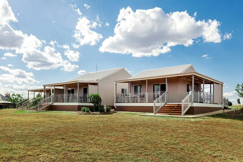 Stunning Family-Friendly Cottage with Deck in Central Tablelands, New South Wales - Image 1