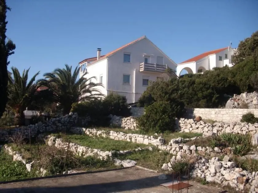 Friendly holiday flat with garden - Image 1
