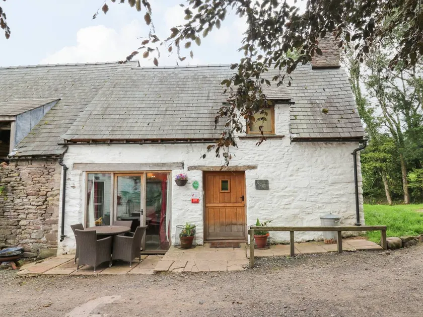 Children-friendly cottage with jacuzzi & garden | Dogs allowed - Image 1