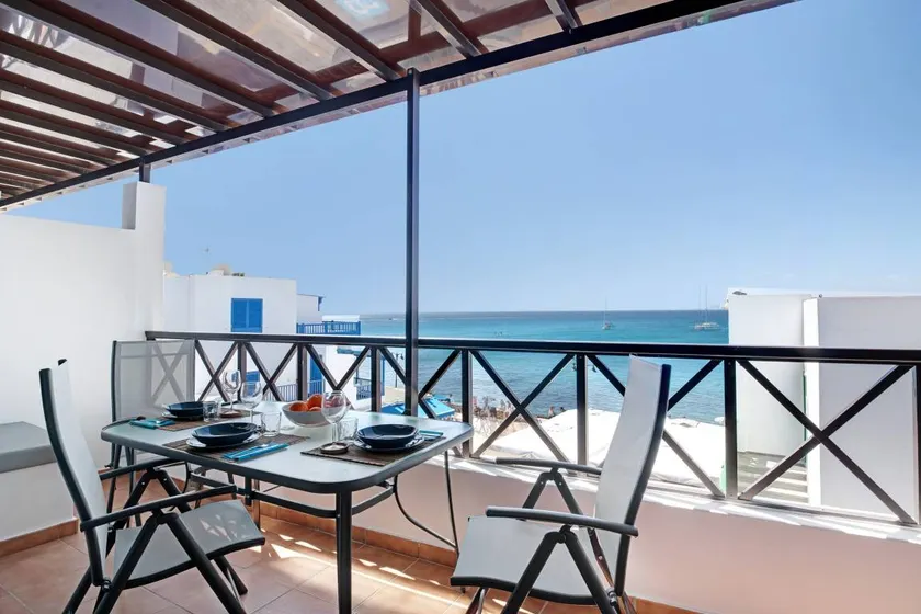 Apartment with terrace | Sea view | Next to the beach - Image 1