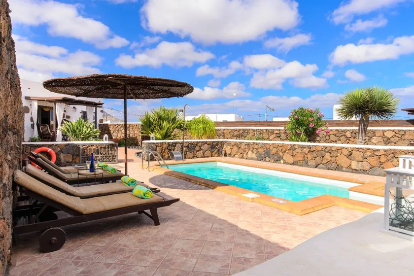 Villa with garden, terrace & private pool | Mountain view - Image 1