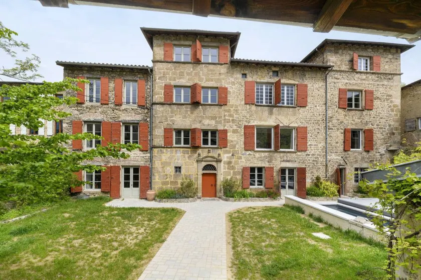 Castle with garden, barbeque & pool | Mountain view | Good for workation - Image 1