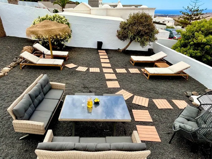Villa mit Garten und Terrasse | Bergblick - Image 1