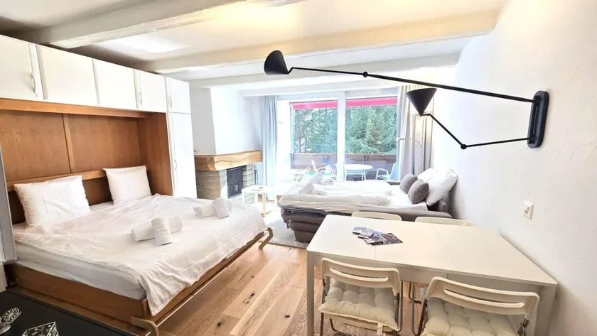 Family-oriented beautiful apartment with pool, terrace & sauna | Next to the ski - Image 1