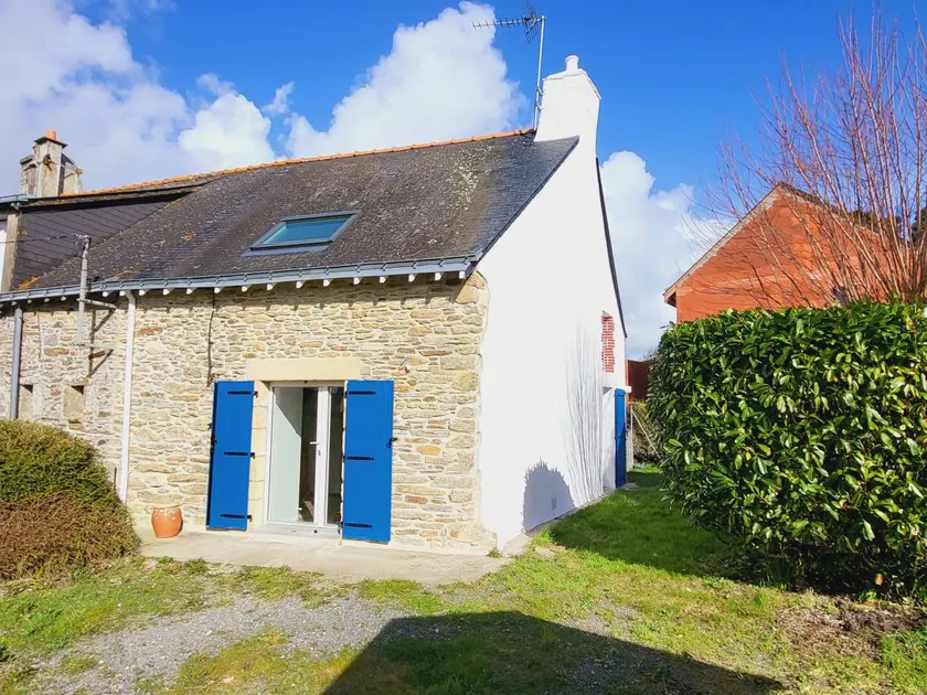 Holiday home with garden - Image 1