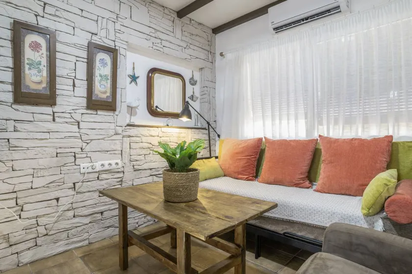 House with terrace | Suitable for remote work - Image 1