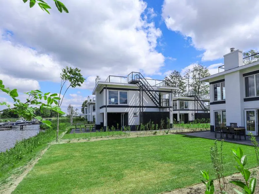 Family-friendly nice chalet with garden, heated pool & terrace | Close to the beach | Pet-friendly - Image 1