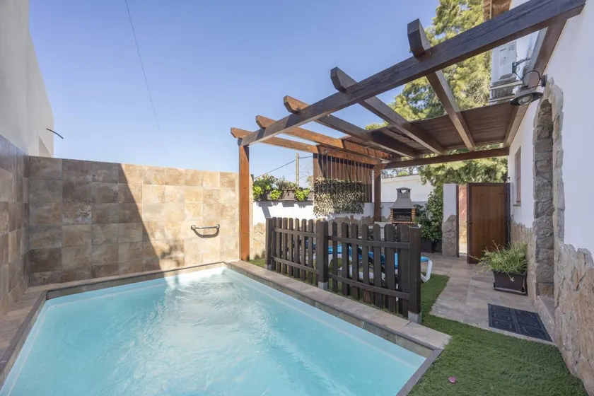 Fully equipped nice holiday home with garden, pool & terrace | Good for workation | Pet-friendly - Image 1
