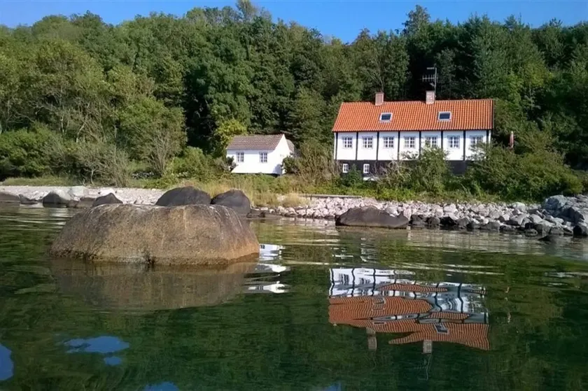 Fully equipped big holiday home with terrace, BBQ & sauna | Sea view - Image 1