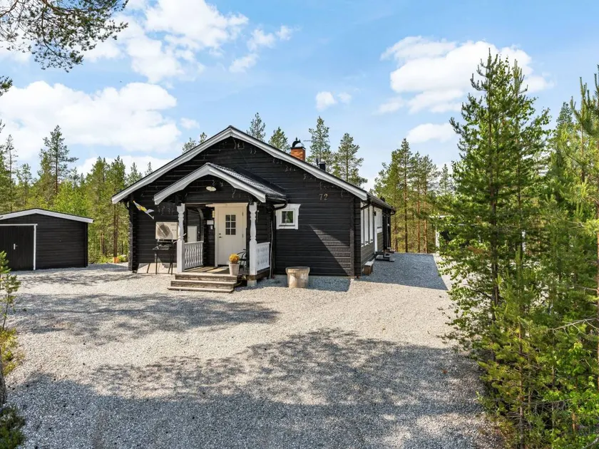 Fully equipped big house with terrace, sauna & barbecue - Image 1