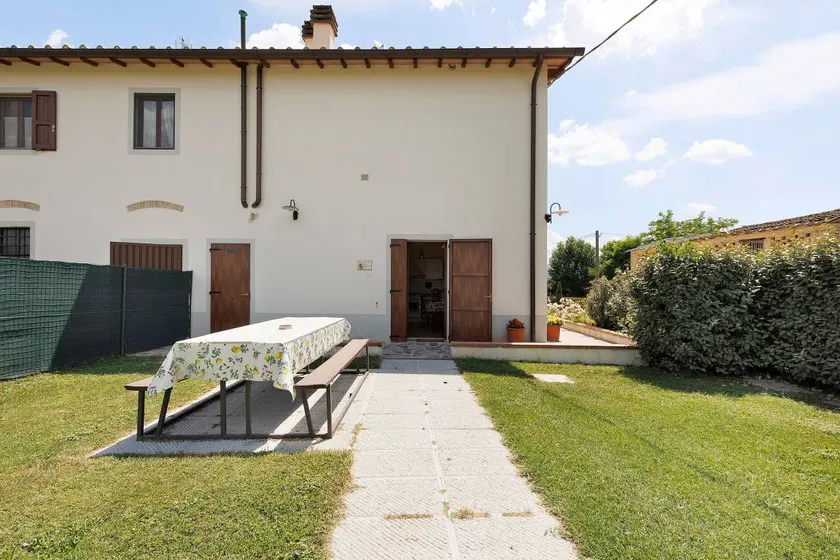 Il Girasole Apartment: Accessible Comfort and Relaxation in a Private Garden - Image 1
