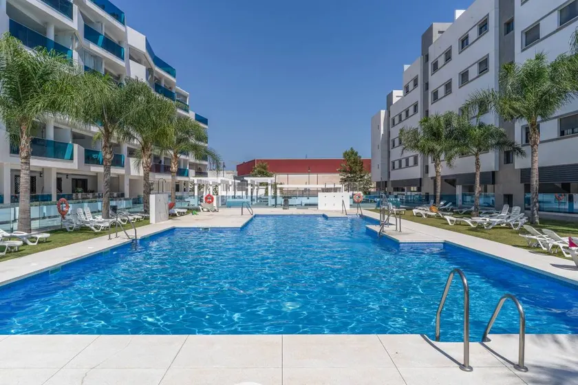 Apartment 'Jardines De Las Lagunas' with Shared Pool, Wi-Fi and Air Conditioning - Image 1