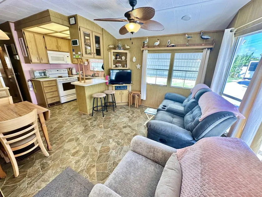 Coastal Paradise In This 1 Bedroom 1 Bath Beach Home On Nettles Island Resort - Image 1