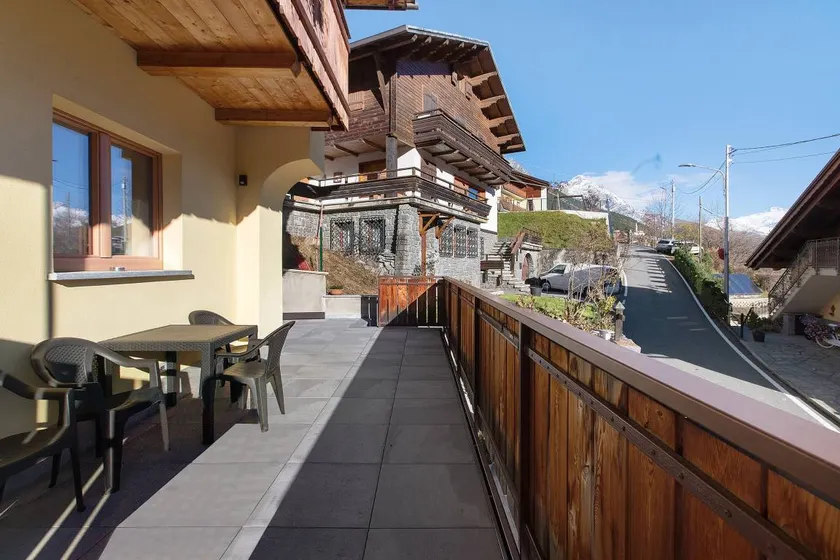 Appartamento con terrazza | Vista sulla città | Perfetto per il lavoro da remoto - Image 1