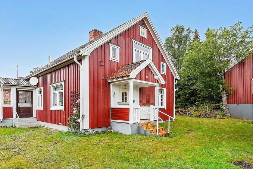 Holiday home with BBQ, terrace & garden - Image 1