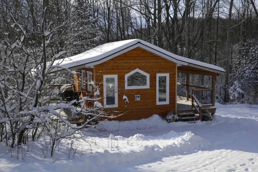 Serene Tiny Cabin Perfect for Relaxing Couples Getaway in Central Huron, Ontario - Image 1