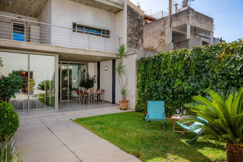 House with BBQ, garden & terrace | Garden view - Image 1