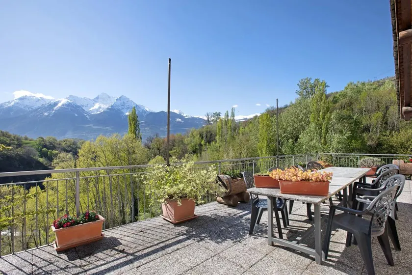 Holiday apartment with terrace & barbeque | River view - Image 1
