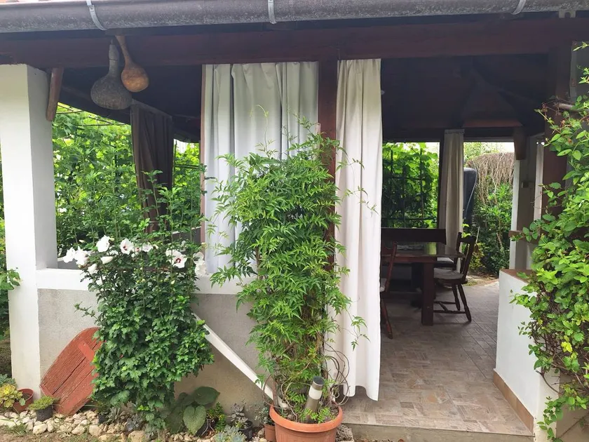 Flat with terrace, barbecue & garden - Image 1