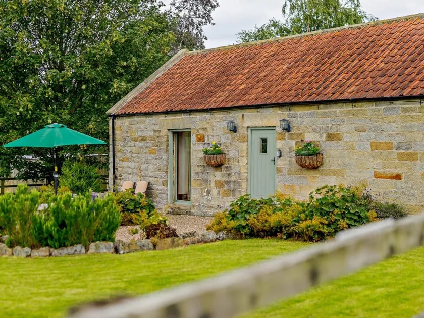 Fully equipped cottage with garden | Dogs allowed - Image 1