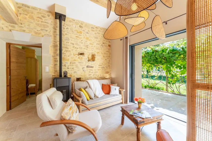 Apartment with terrace & garden | Garden view - Image 1