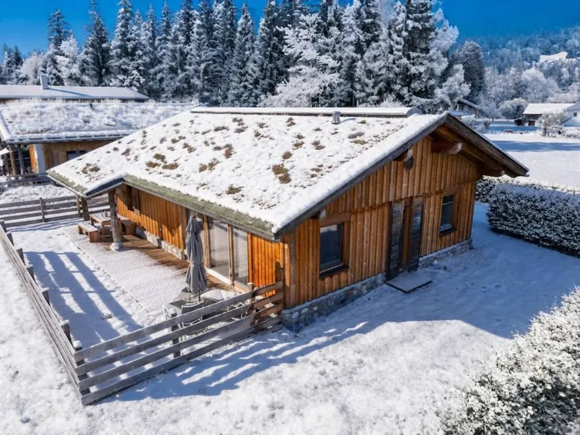 Chalet with sauna between forest and mountains - Image 1