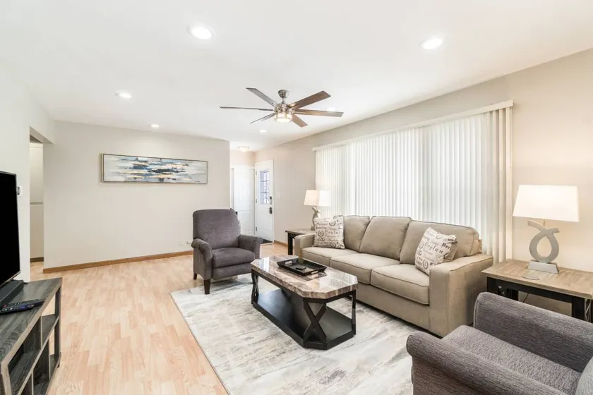 Hoffman Estates Rental - E Berkley Ln - Image 1