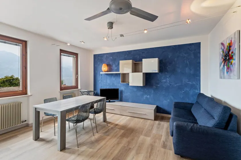 Apartment 'Casa Tuly ' with Lake View, Private Terrace and Wi-Fi - Image 1
