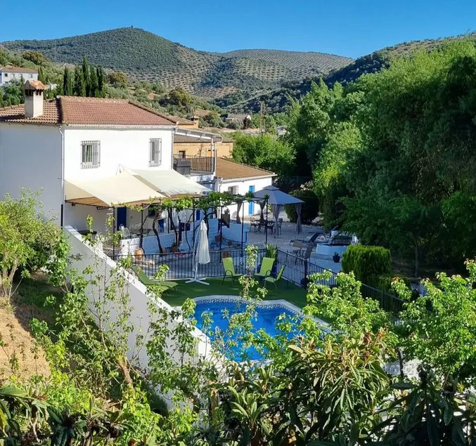 Incantevole casa adatta alle famiglie con terrazza, giardino e piscina privata | Vista sul giardino - Image 1
