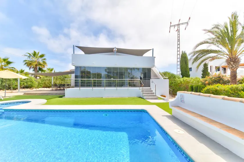 Casablanca is a refurbished and renovated villa for 2023 in a cool, modern "Miami beach" style - Pool heating available on request with extra charge - Image 1