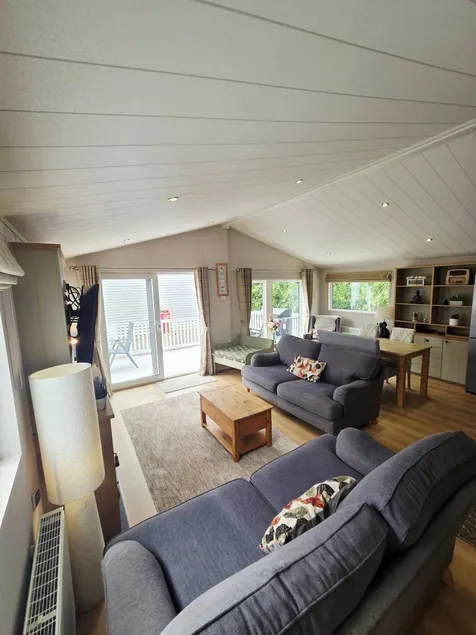 Beautiful Lodge Sleeps 4 With Indoor Pool - Image 1