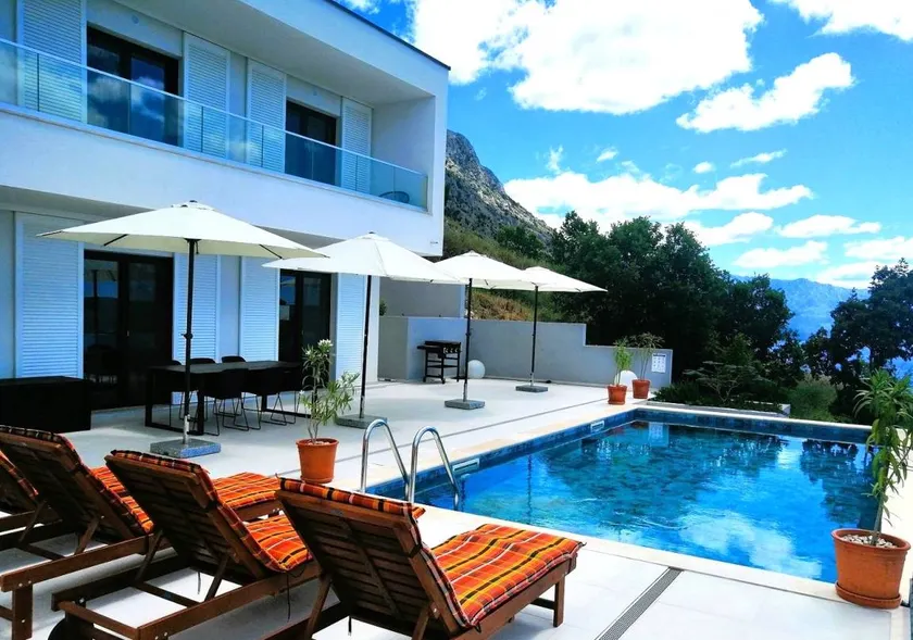 Villa with private pool, terrace & barbecue | Pool view - Image 1